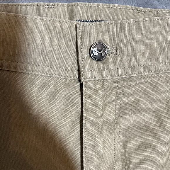 Under Armour UA Shorts Performance Tan Canvas Cargo Mens Size 32 - Picture 3 of 12